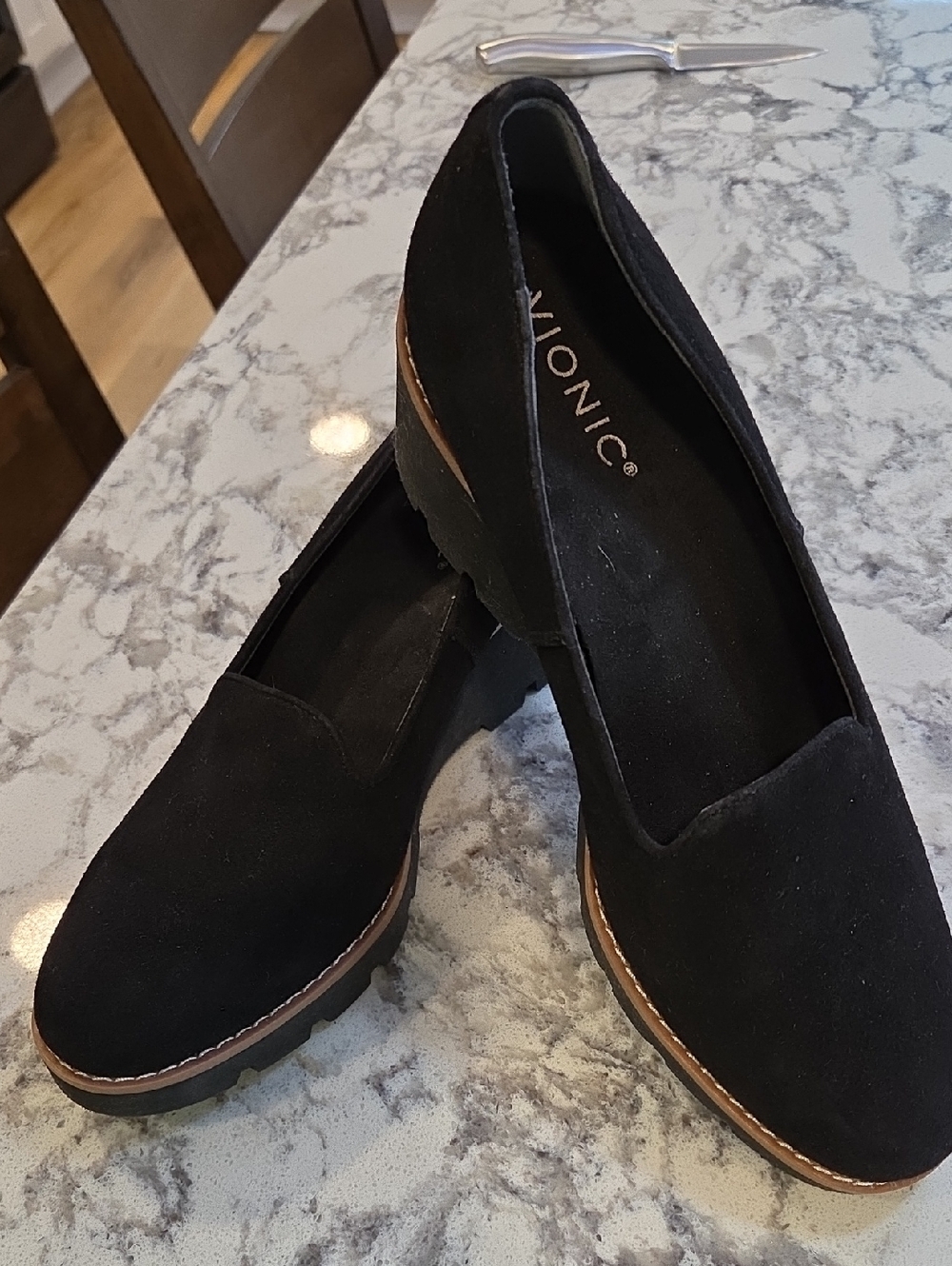 Vionic Black Suede Loafer with Contrast Trim